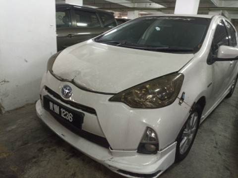 TOYOTA PRIUS C 1.5