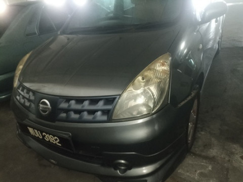 NISSAN GRAND LIVINA 1.6