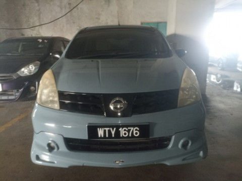 NISSAN GRAND LIVINA 1.8 (A)