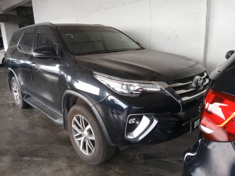 TOYOTA FORTUNER 2.4 VRZ