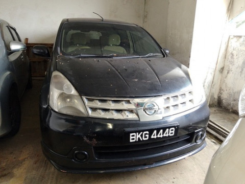 NISSAN GRAND LIVINA 1.6