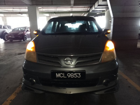 NISSAN GRAND LIVINA 1.6 (A)
