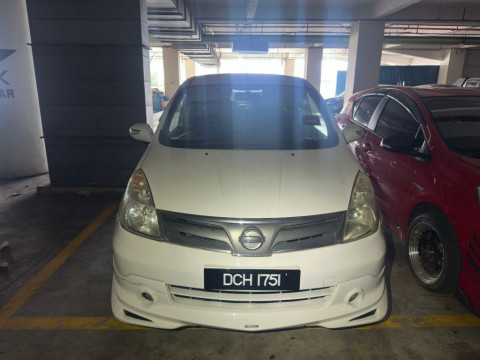 NISSAN GRAND LIVINA 1.6 (A)