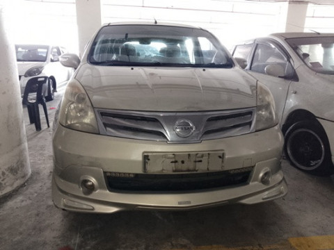 NISSAN GRAND LIVINA 1.8 (A)