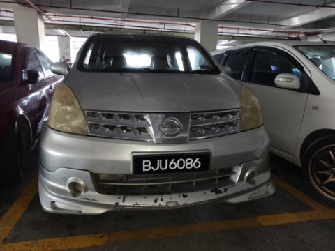 NISSAN GRAND LIVINA 1.8 (A)