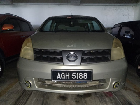 NISSAN GRAND LIVINA 1.6 (A)