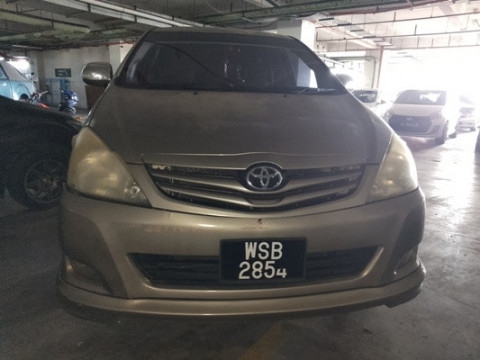 TOYOTA INNOVA 2.0 E (A)