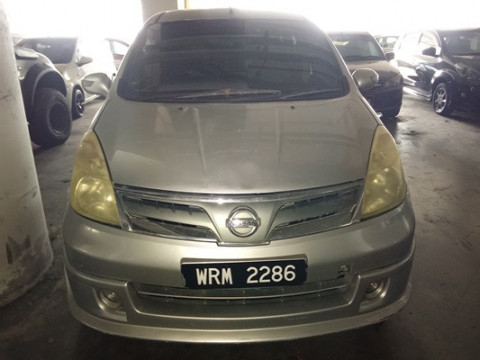 NISSAN GRAND LIVINA 1.8 (A)