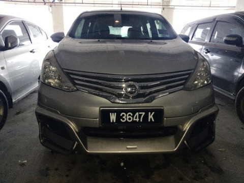 NISSAN GRAND LIVINA 1.6 (A)