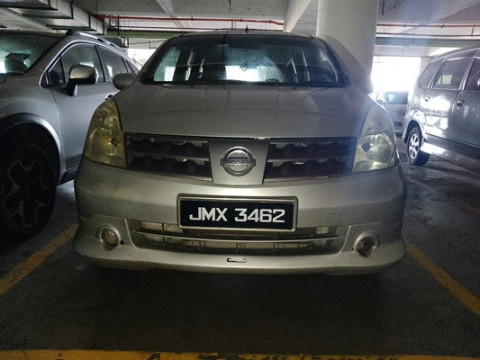 NISSAN GRAND LIVINA 1.6 (A)
