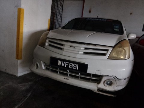 NISSAN GRAND LIVINA 1.8 (A)