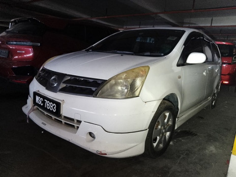 NISSAN GRAND LIVINA 1.6 (A)