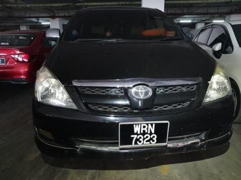 TOYOTA INNOVA 2.0 G AUTO