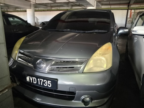 NISSAN GRAND LIVINA 1.8 (A)