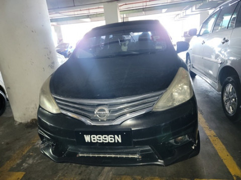 NISSAN GRAND LIVINA 1.8 (A)