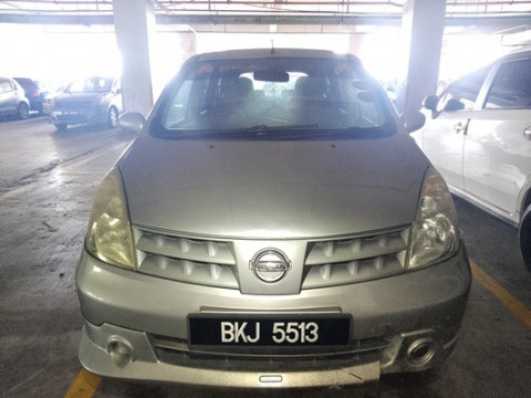 NISSAN GRAND LIVINA 1.6 (A)