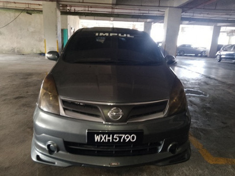 NISSAN GRAND LIVINA 1.6 (A)