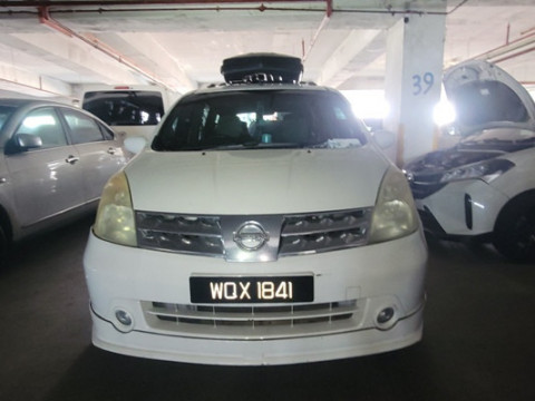 NISSAN GRAND LIVINA 1.8 (A)