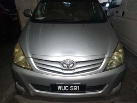 TOYOTA INNOVA 2.0 E (A)