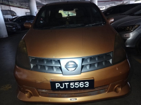 NISSAN GRAND LIVINA 1.6 (A)