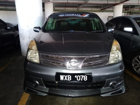 NISSAN GRAND LIVINA 1.6 (A)
