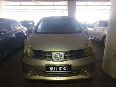 NISSAN GRAND LIVINA 1.6 (A)