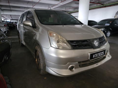 NISSAN GRAND LIVINA 1.8 (A)