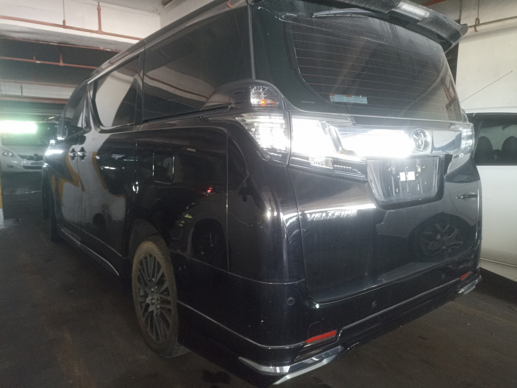 TOYOTA VELLFIRE 2.5