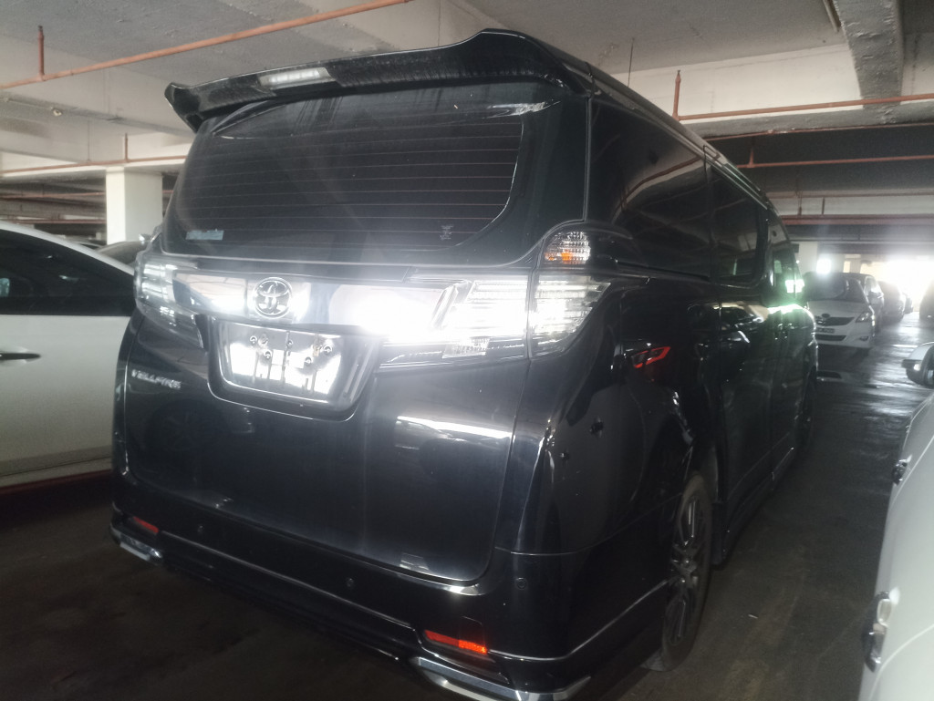 TOYOTA VELLFIRE 2.5