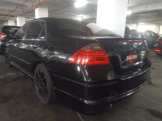 HONDA ACCORD 2.0 L