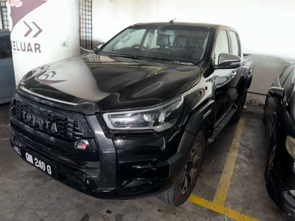TOYOTA HILUX D/C 2.4G MT 4X4