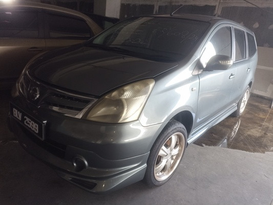 NISSAN GRAND LIVINA 1.6