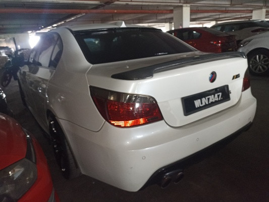 BMW 525I