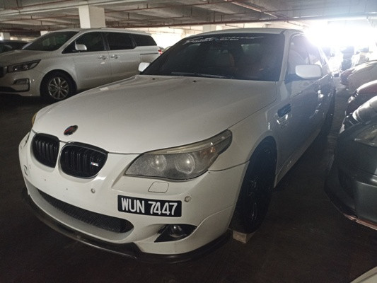BMW 525I