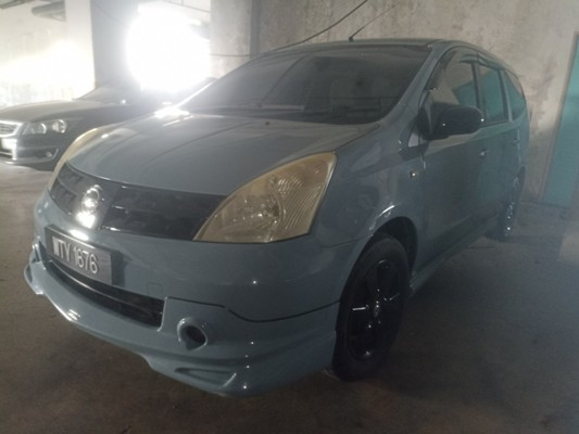 NISSAN GRAND LIVINA 1.8 (A)