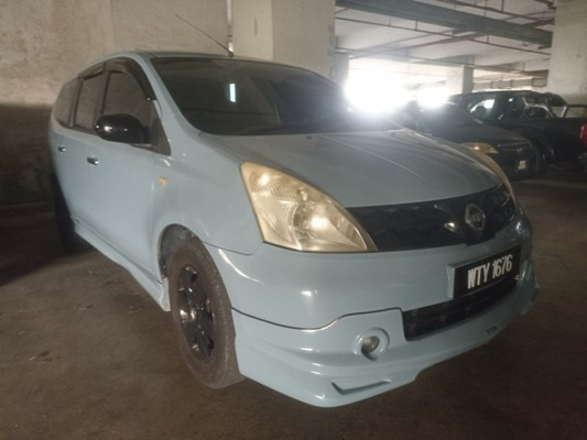 NISSAN GRAND LIVINA 1.8 (A)