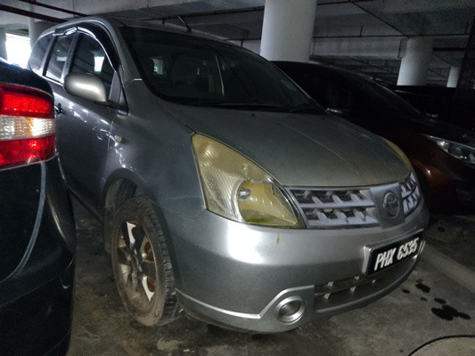 NISSAN GRAND LIVINA 1.8