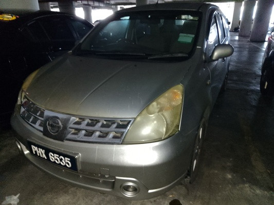 NISSAN GRAND LIVINA 1.8