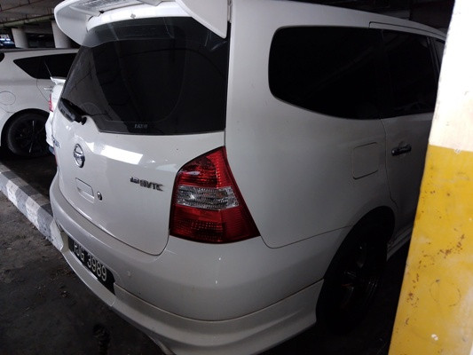 NISSAN GRAND LIVINA 1.8