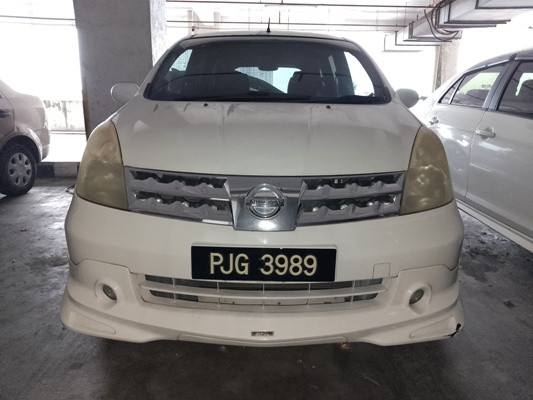 NISSAN GRAND LIVINA 1.8