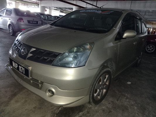 NISSAN GRAND LIVINA 1.6 (A)