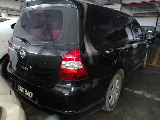NISSAN GRAND LIVINA 1.6 (A)