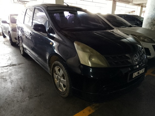 NISSAN GRAND LIVINA 1.6 (A)