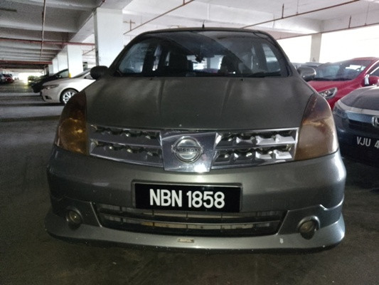 NISSAN GRAND LIVINA 1.8