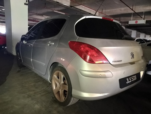 PEUGEOT 308
