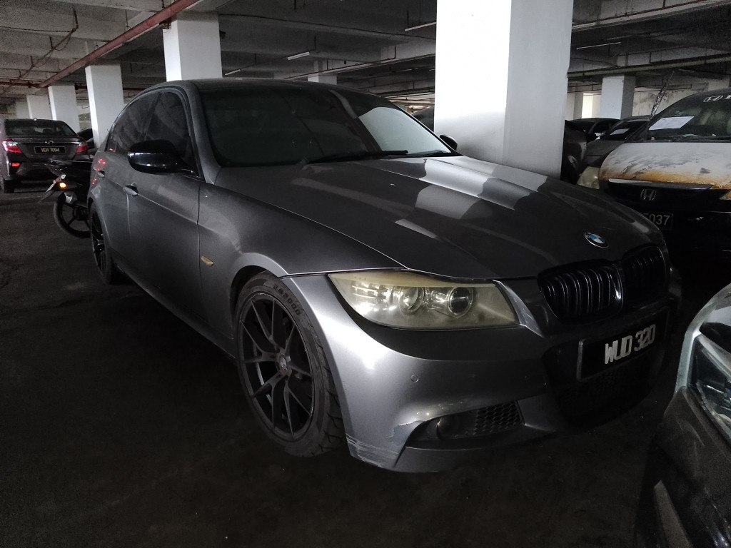 BMW 320I SPORTS E90
