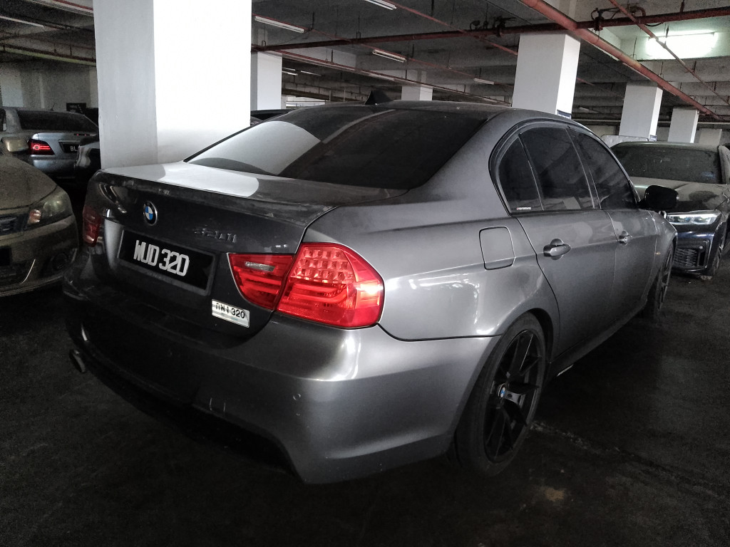 BMW 320I SPORTS E90