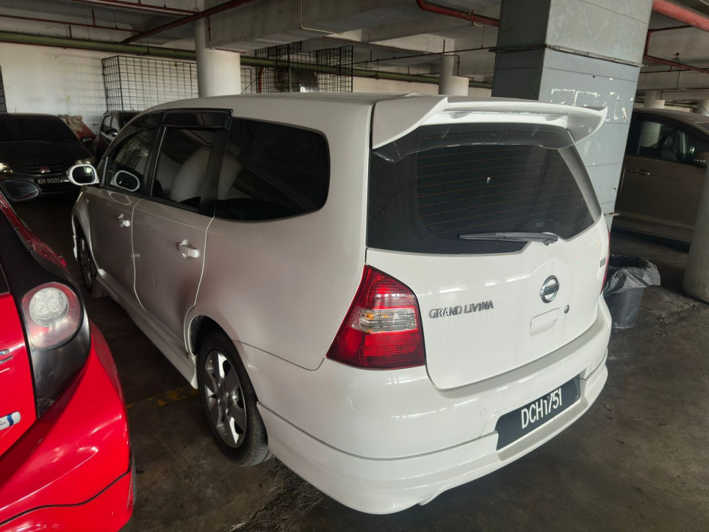 NISSAN GRAND LIVINA 1.6 (A)