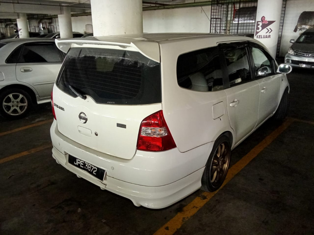 NISSAN GRAND LIVINA 1.6 (A)