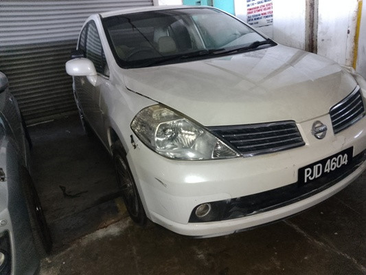NISSAN LATIO 1.6 ST (A) SEDAN